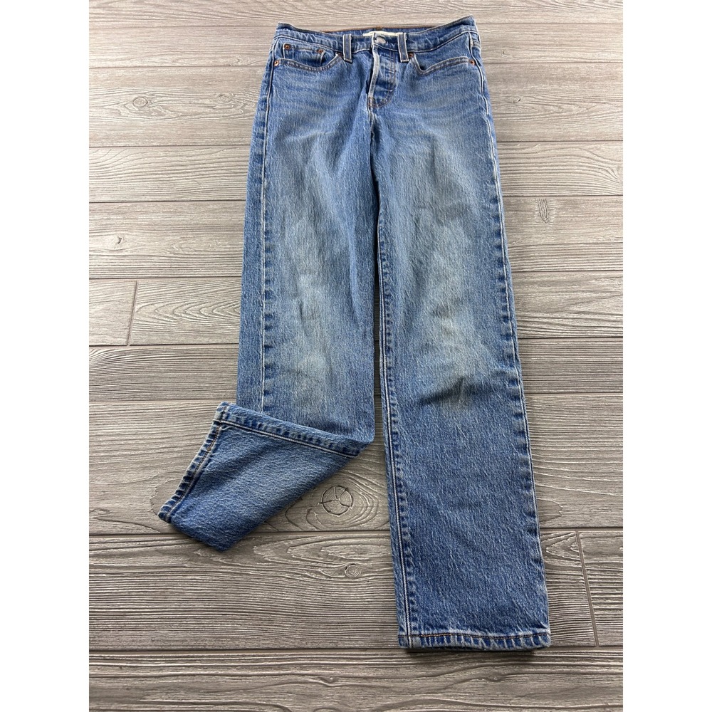 Levis Wedgie Straight Jeans Womens 25 Medium Wash Blue Denim High Rise 34964